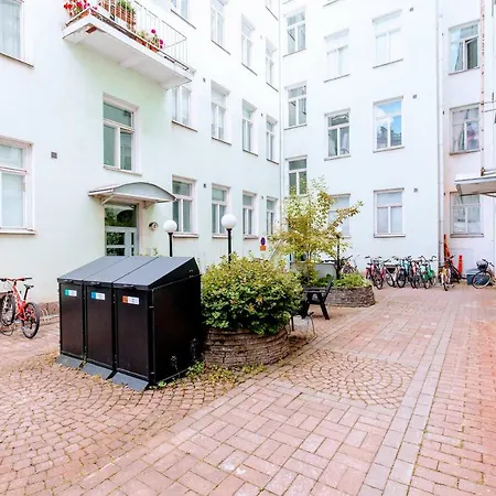New City Centre Historic Studio + Loft Huoneisto